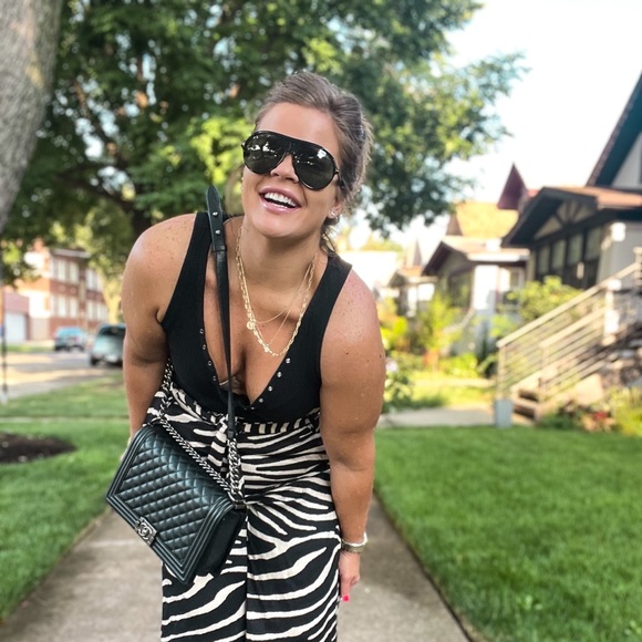 Meet your Posher, Amanda - Picture 1 of 1